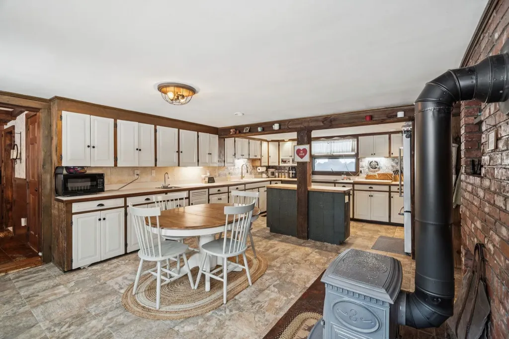 311 Fairgrounds Road Bradford NH 03221