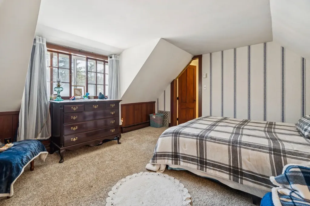 311 Fairgrounds Road Bradford NH 03221