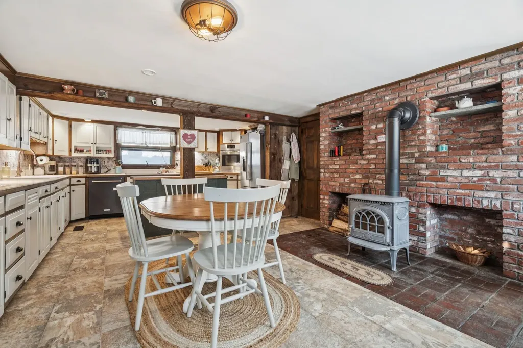 311 Fairgrounds Road Bradford NH 03221