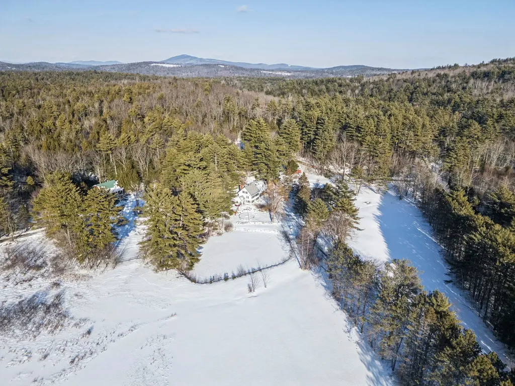 311 Fairgrounds Road Bradford NH 03221