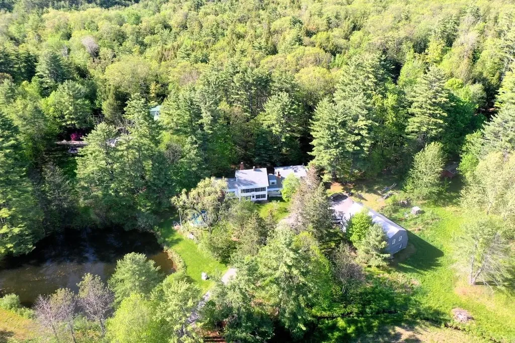311 Fairgrounds Road Bradford NH 03221