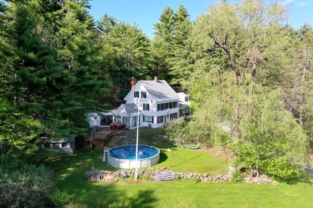 311 Fairgrounds Road Bradford NH 03221