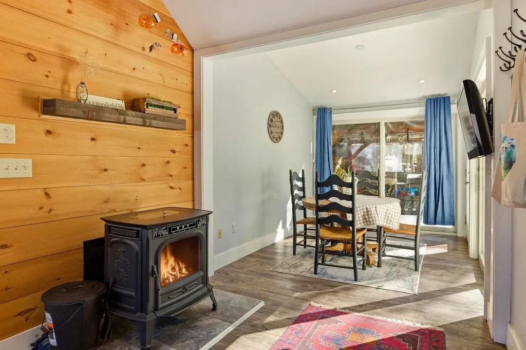 54 Harding Street Rochester NH 03867