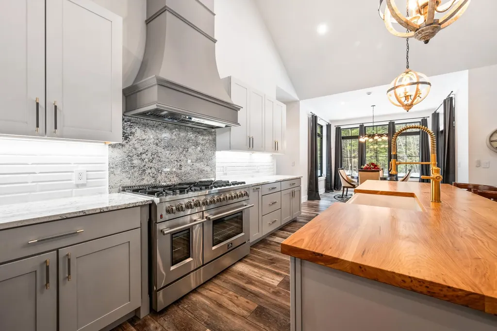 123 Oxbow Lane Conway NH 03818