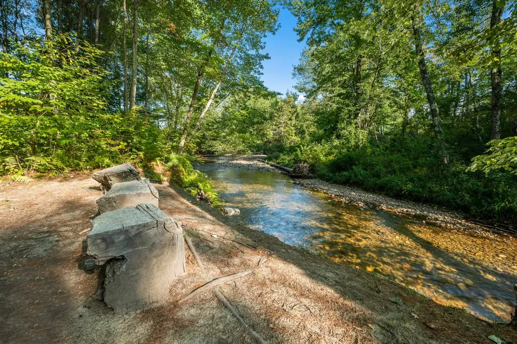 123 Oxbow Lane Conway NH 03818