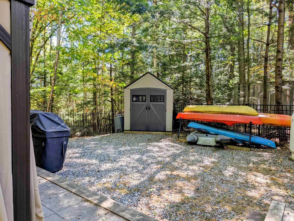 7 Ledges Road Holderness NH 03245