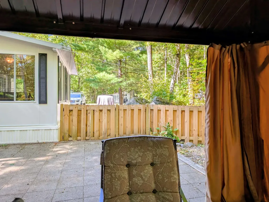 7 Ledges Road Holderness NH 03245