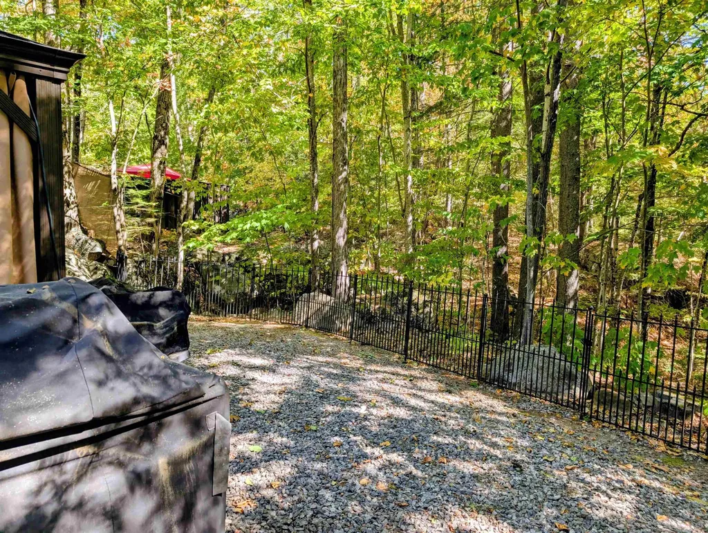 7 Ledges Road Holderness NH 03245