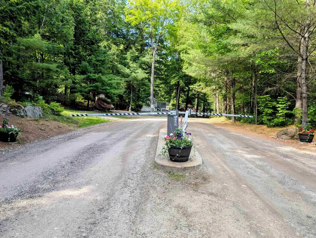 7 Ledges Road Holderness NH 03245