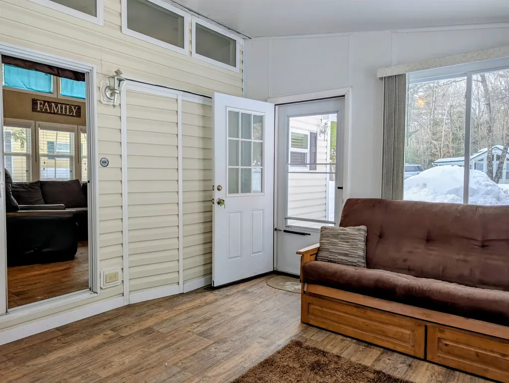 7 Ledges Road Holderness NH 03245