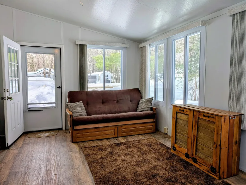 7 Ledges Road Holderness NH 03245