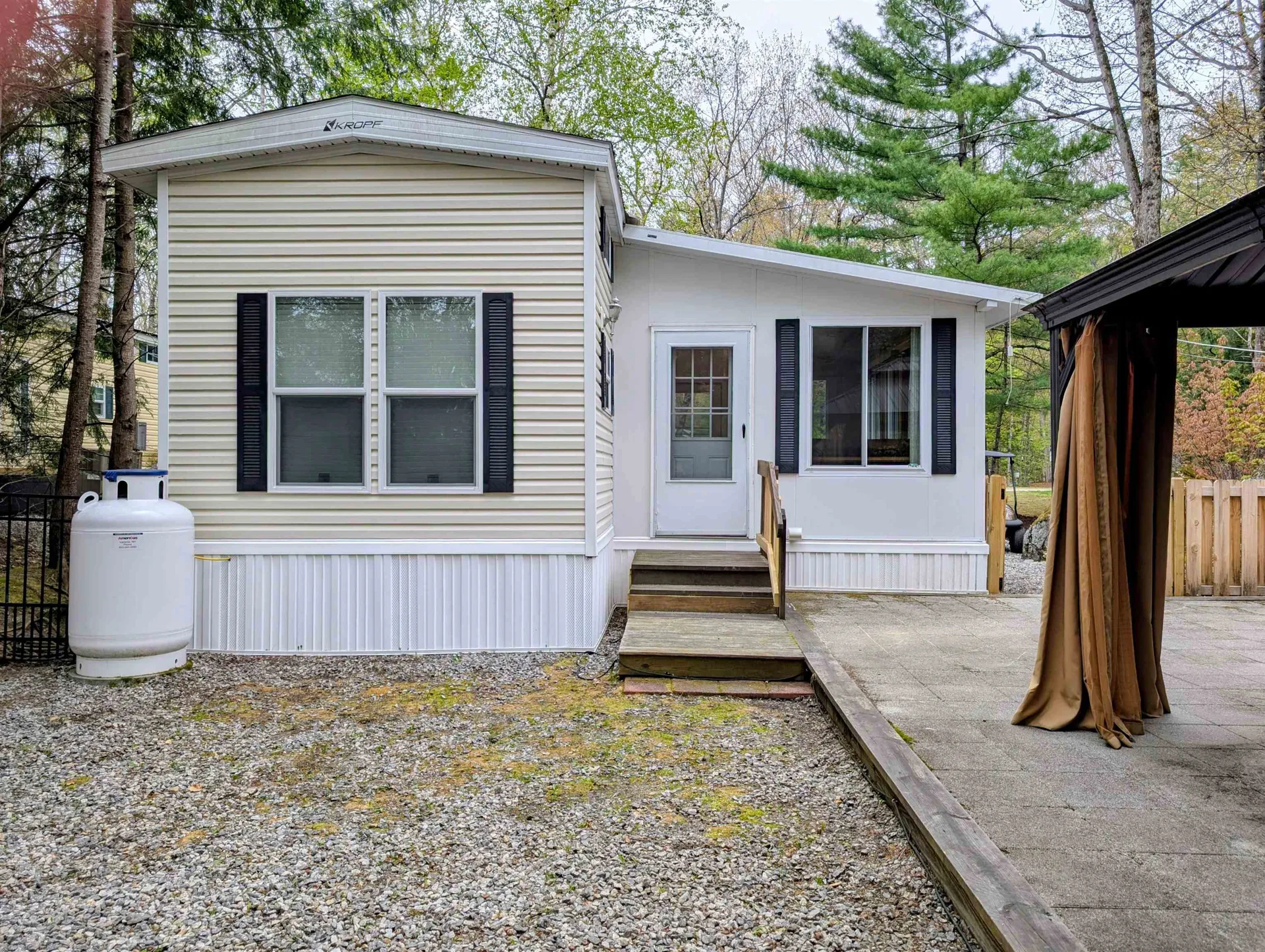 7 Ledges Road Holderness NH 03245