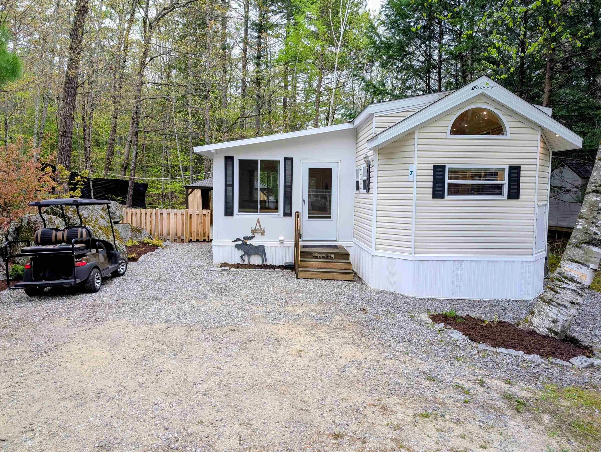 7 Ledges Road Holderness NH 03245