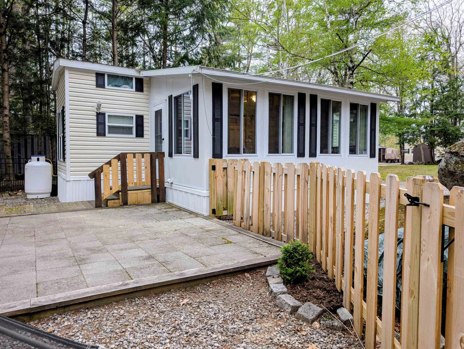 7 Ledges Road Holderness NH 03245