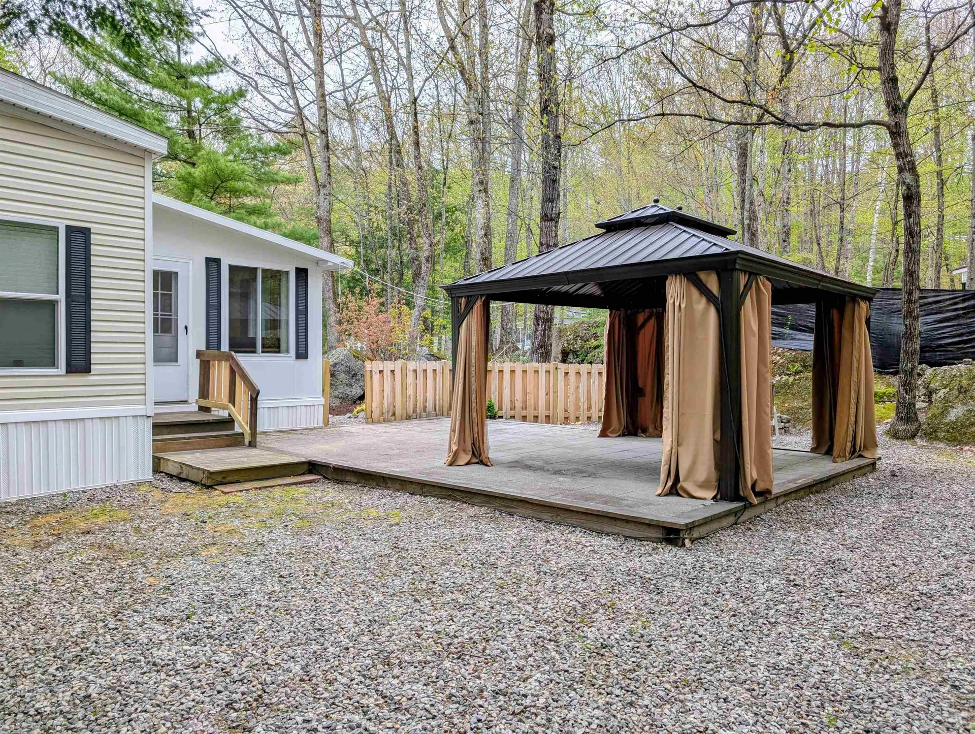 7 Ledges Road Holderness NH 03245
