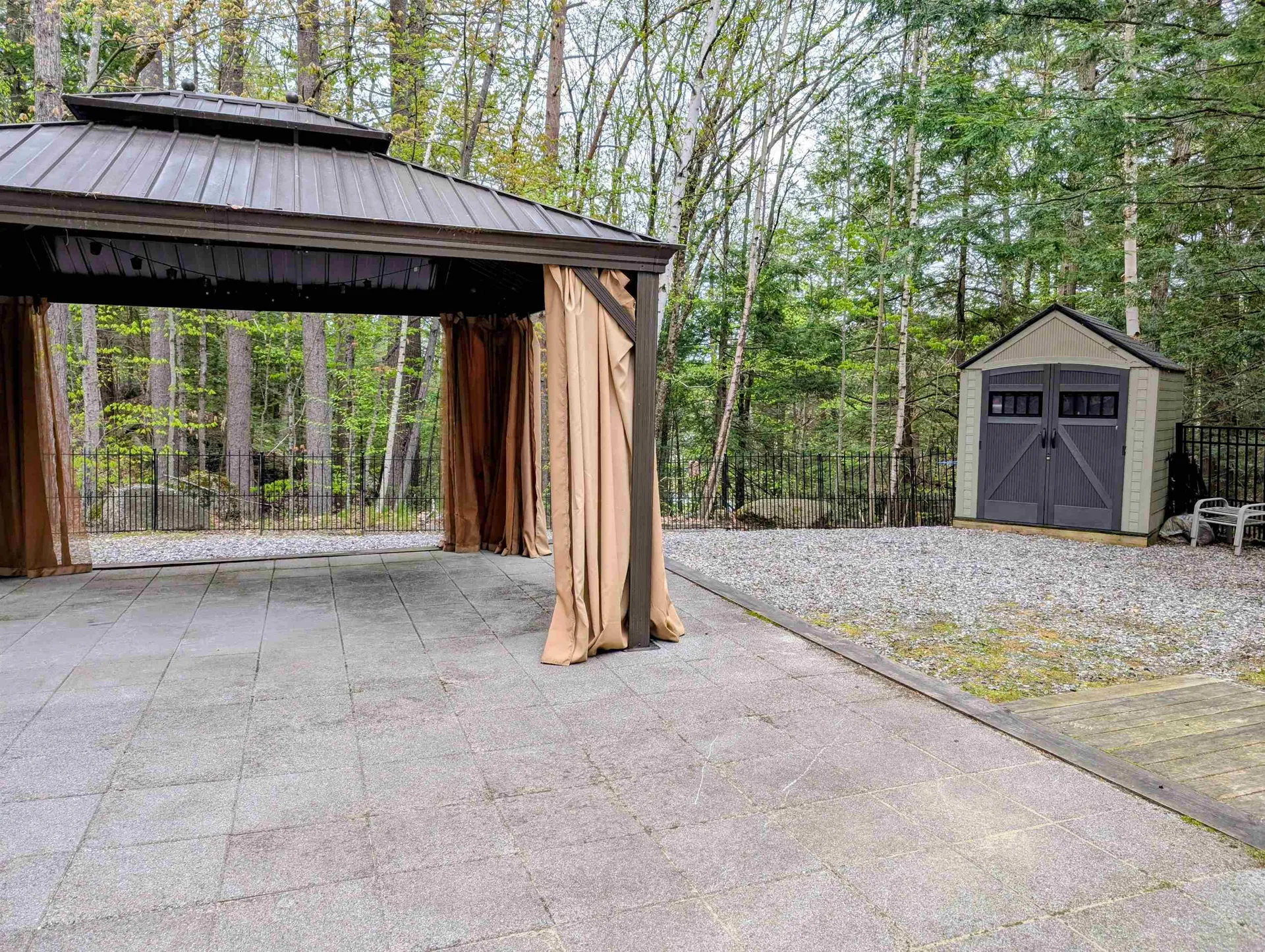 7 Ledges Road Holderness NH 03245