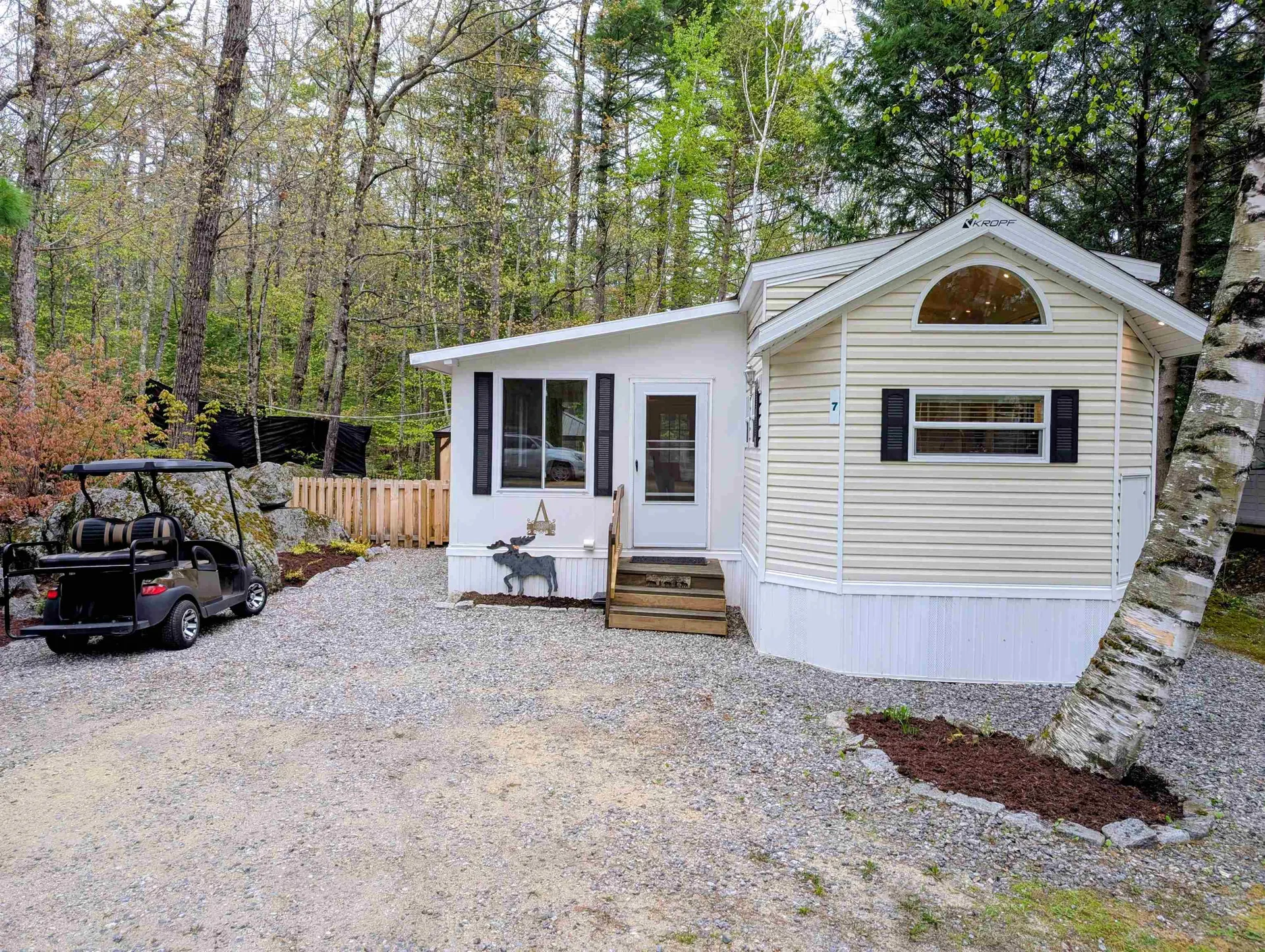 7 Ledges Road Holderness NH 03245