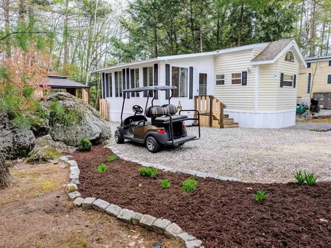7 Ledges Road Holderness NH 03245