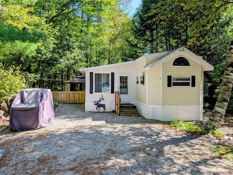 7 Ledges Road Holderness NH 03245