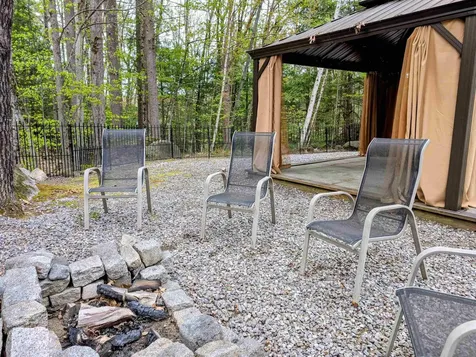 7 Ledges Road Holderness NH 03245
