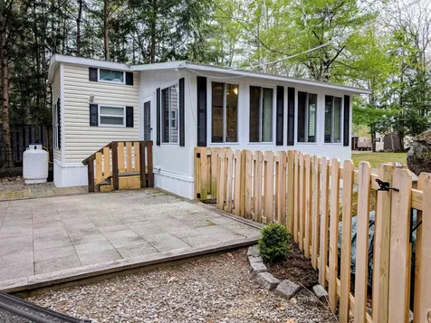 7 Ledges Road Holderness NH 03245