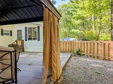 7 Ledges Road Holderness NH 03245