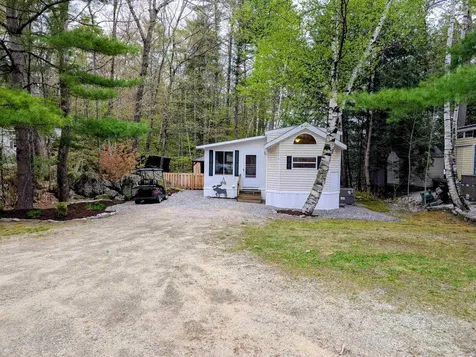 7 Ledges Road Holderness NH 03245