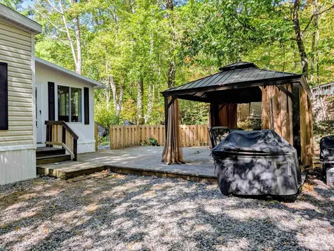 7 Ledges Road Holderness NH 03245