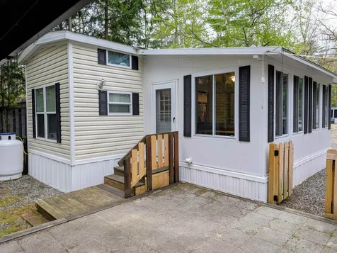 7 Ledges Road Holderness NH 03245