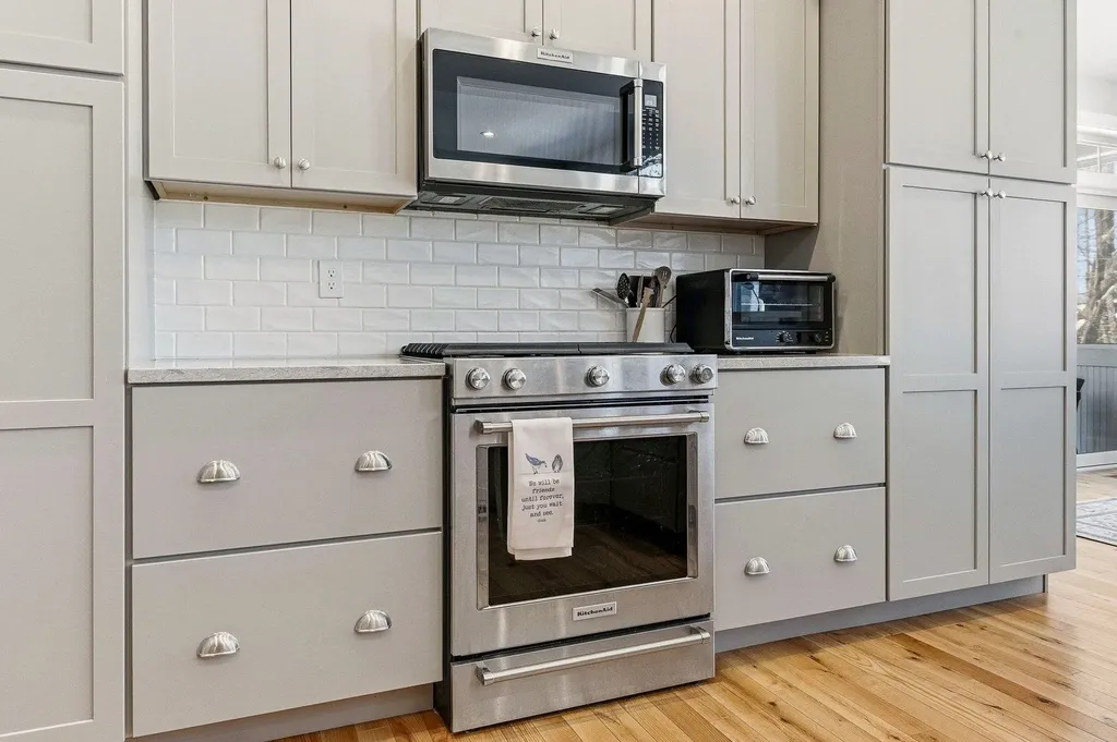 8 Thistle Way Exeter NH 03833