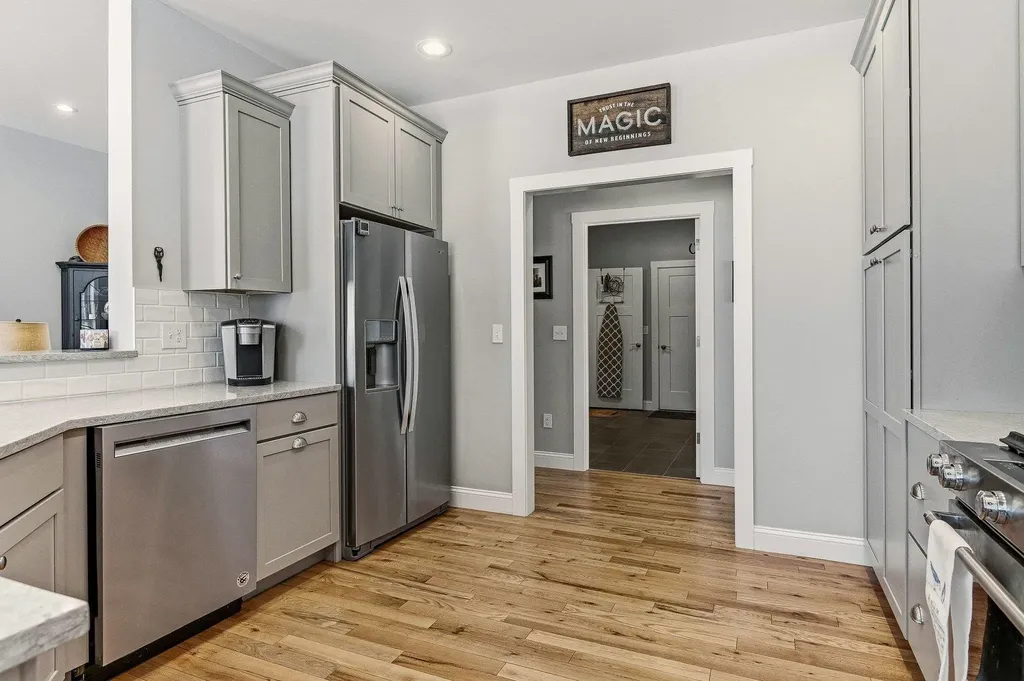 8 Thistle Way Exeter NH 03833