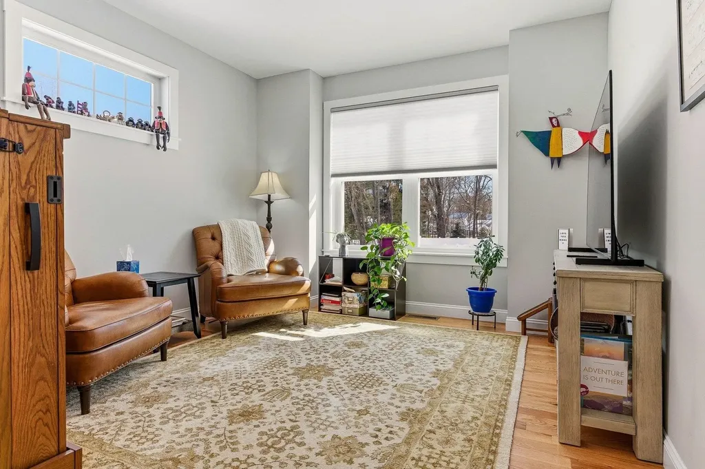 8 Thistle Way Exeter NH 03833