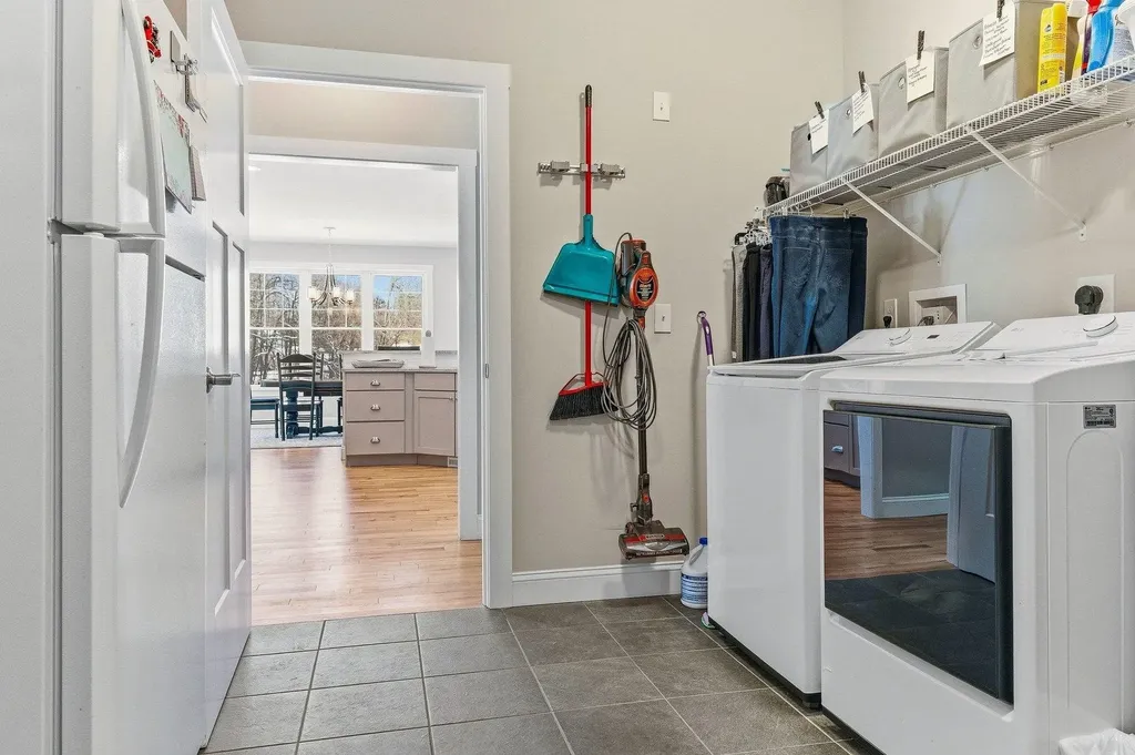 8 Thistle Way Exeter NH 03833