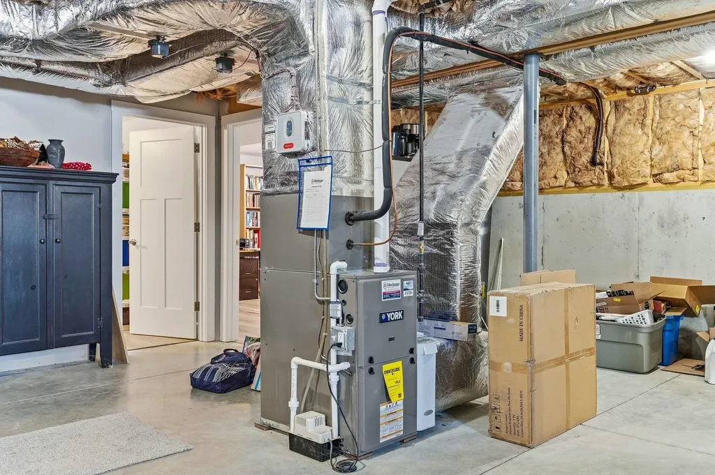 8 Thistle Way Exeter NH 03833