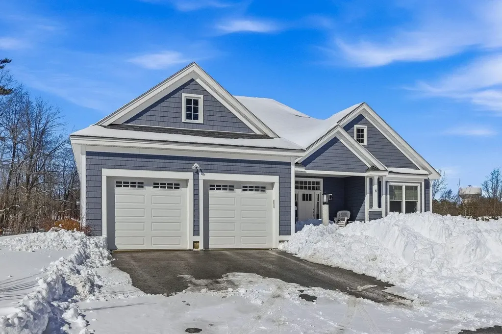 8 Thistle Way Exeter NH 03833