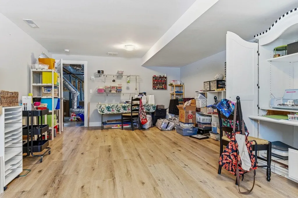 8 Thistle Way Exeter NH 03833