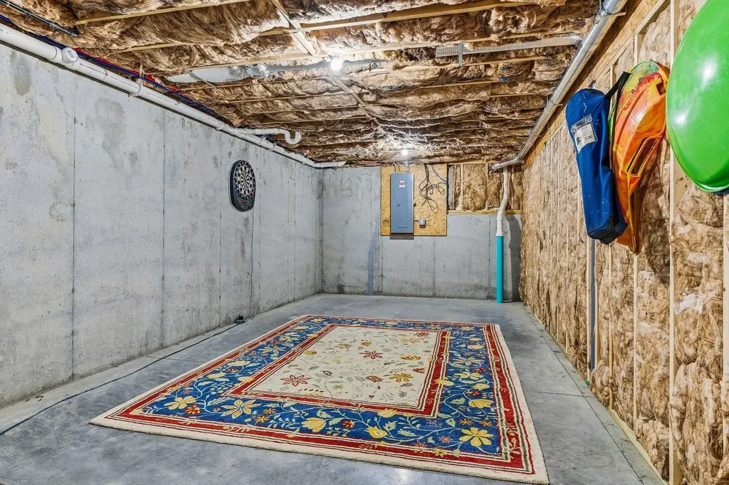 8 Thistle Way Exeter NH 03833