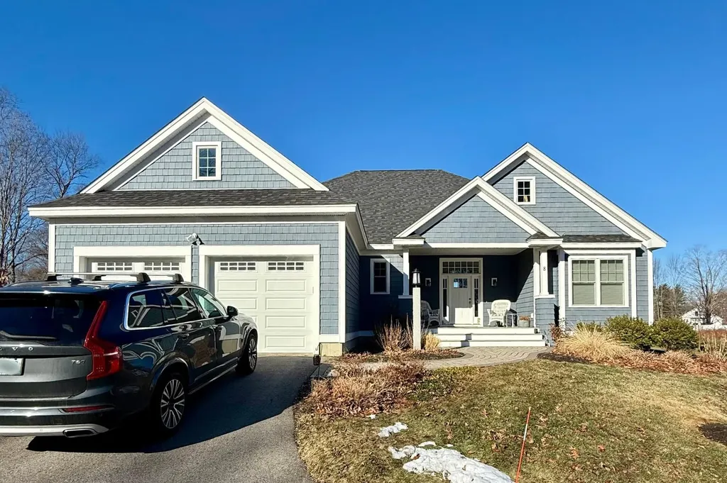 8 Thistle Way Exeter NH 03833