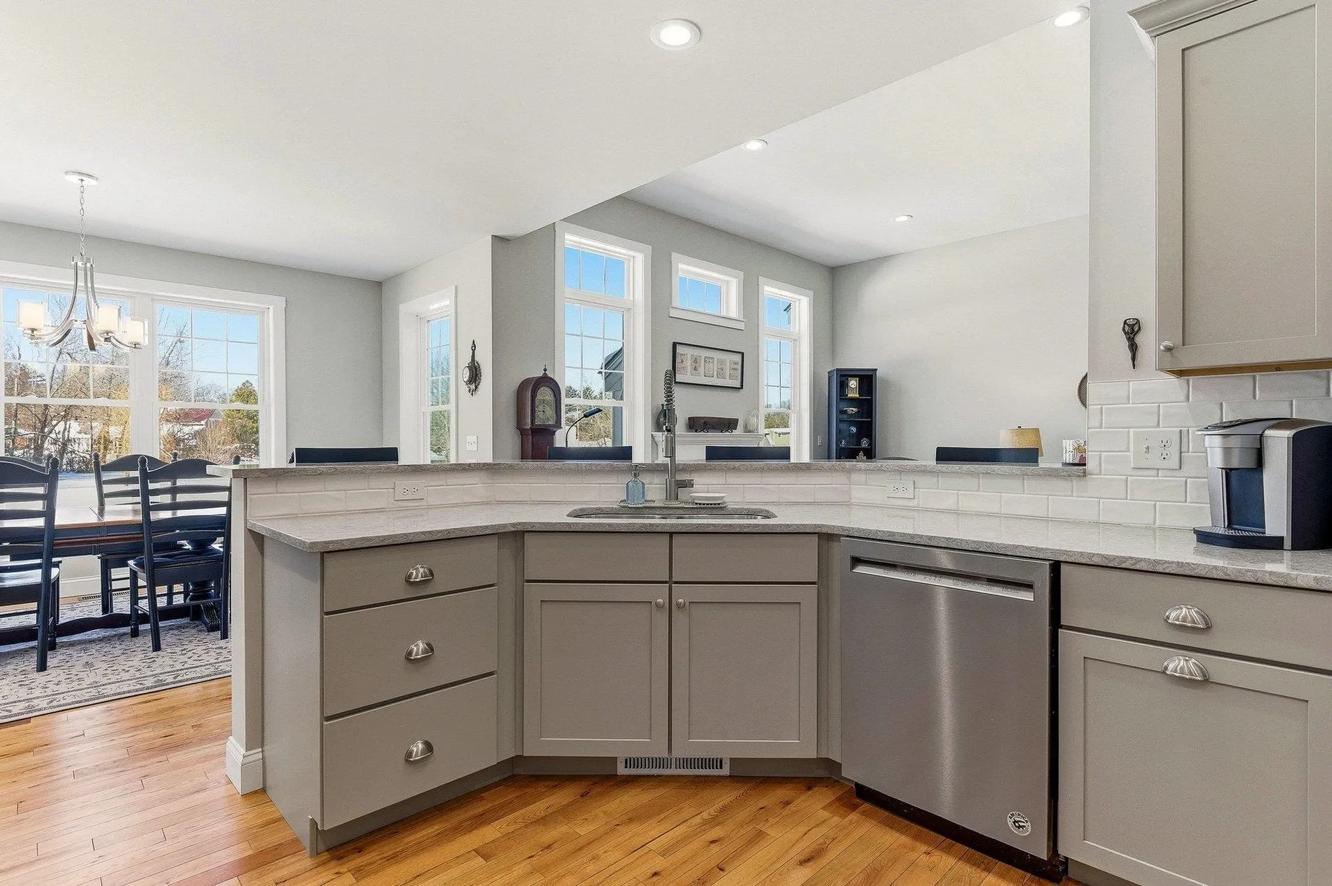 8 Thistle Way Exeter NH 03833