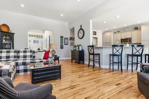 8 Thistle Way Exeter NH 03833