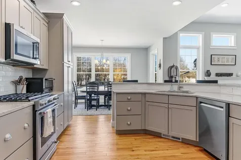 8 Thistle Way Exeter NH 03833