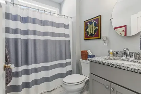 8 Thistle Way Exeter NH 03833