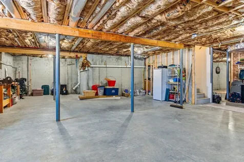 8 Thistle Way Exeter NH 03833