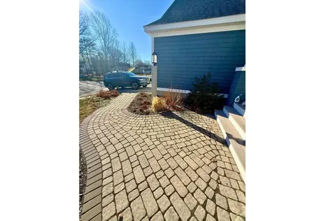 8 Thistle Way Exeter NH 03833