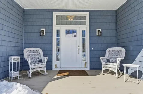 8 Thistle Way Exeter NH 03833