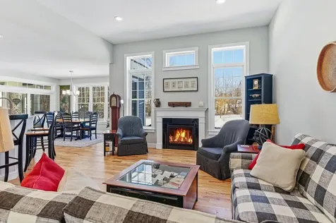8 Thistle Way Exeter NH 03833