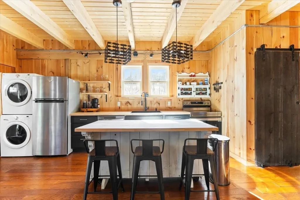 19 Elm Street Lancaster NH 03584