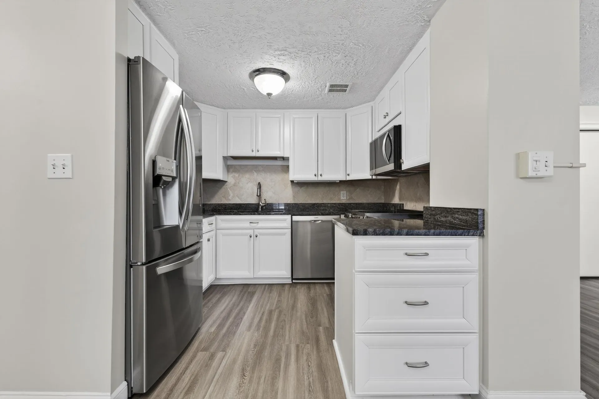 55 River Road Manchester NH 03104