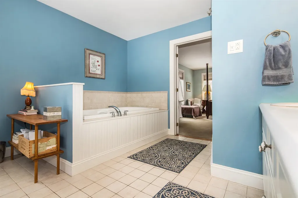 201 Owls Head Hill Lane Dorset VT 05251-0000