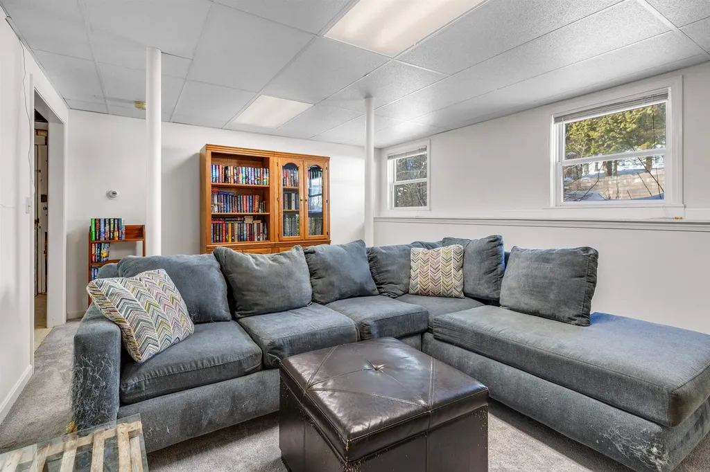 17 Cottage Circle Lebanon NH 03784